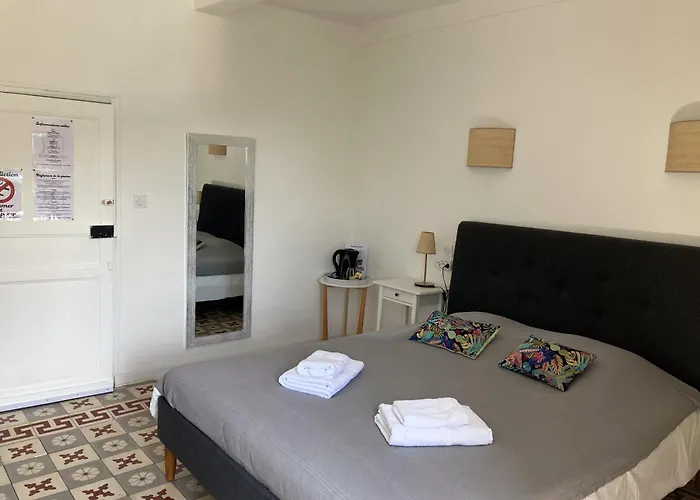 Panzió La Maison Des Hotes *